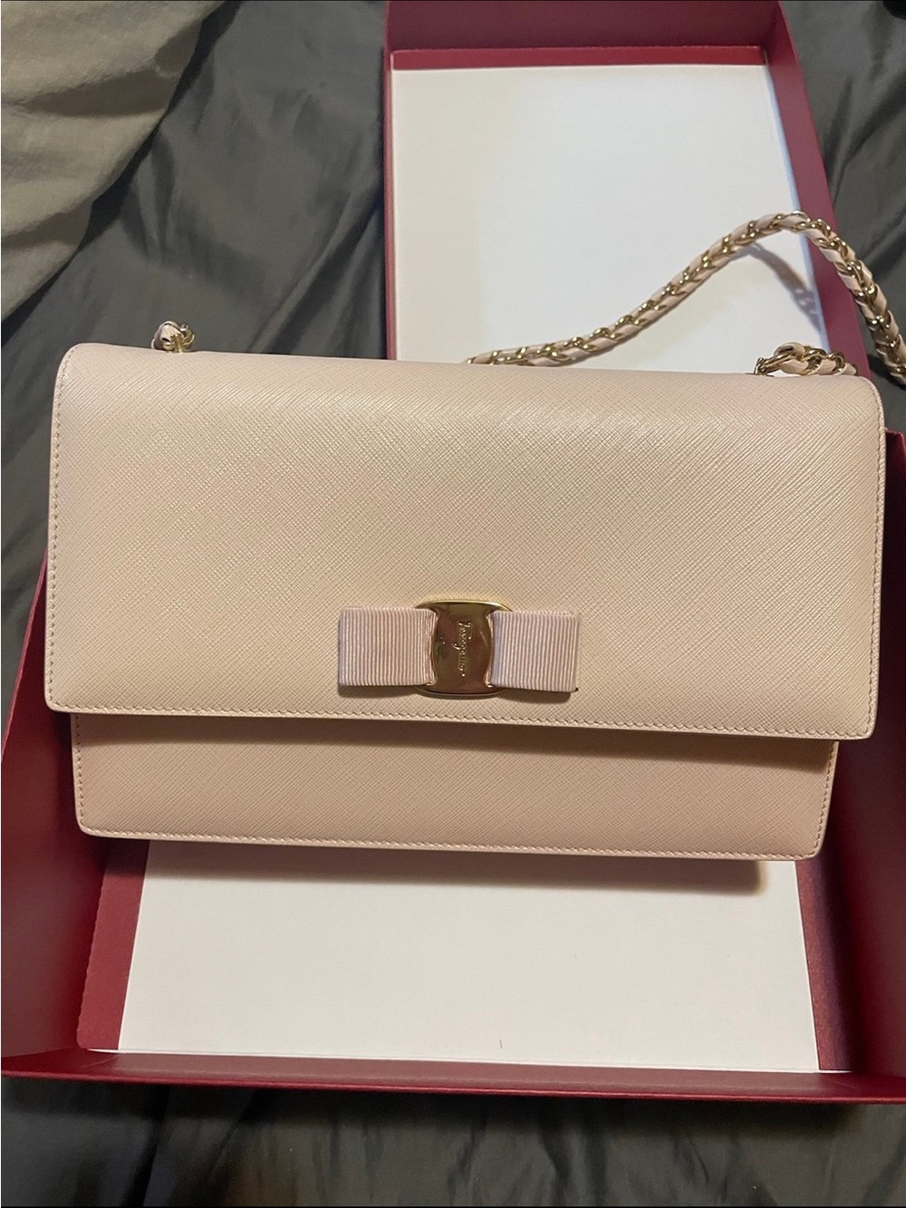 Salvatore Ferragamo Vara Ginny Bow Chain Flap Crossbody Beige (Macaron) - Picture 3 of 7